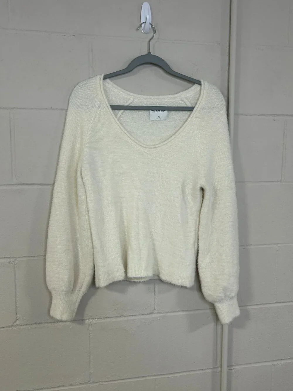 Abercrombie Fitch Sweater Womens Extra Small Soft AF Balloon Sleeve Ivory